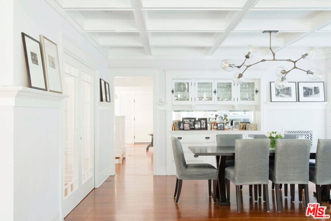 Photo - 147 Fraser Ave