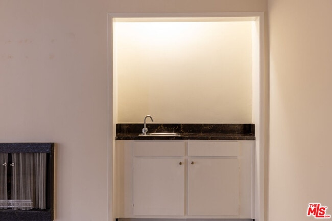 Photo - 1033 6th St Unit 107