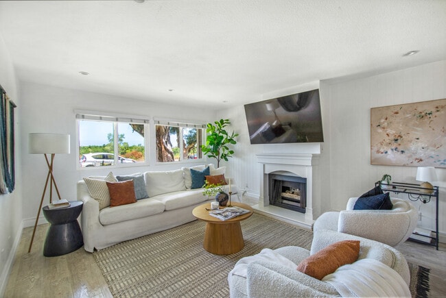 Building Photo - 19 Seabird Ct Unit 13