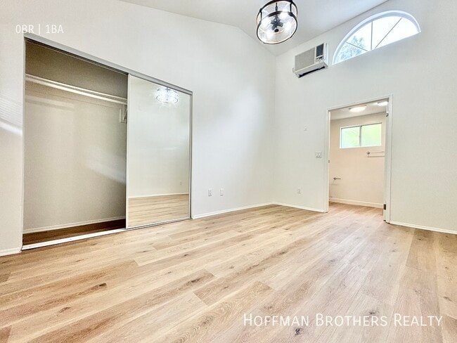 Photo - 2448 Beachwood Dr Unit 5A