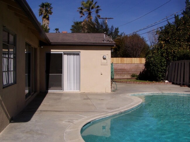 Photo - 8420 Casaba Ave