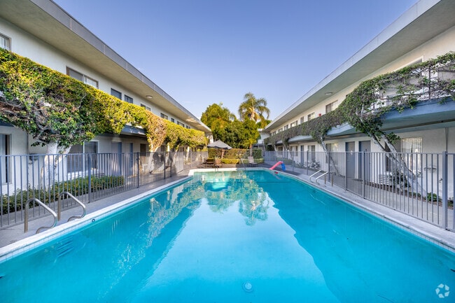 Zelzah Avenue Apartments - Zelzah Avenue Apartments