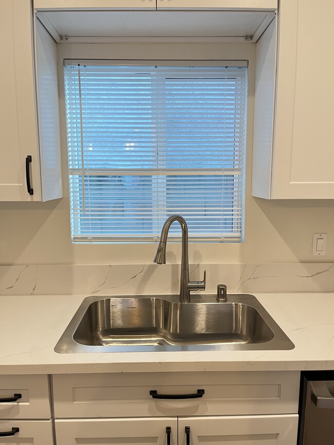 Photo - 9938 Lull St