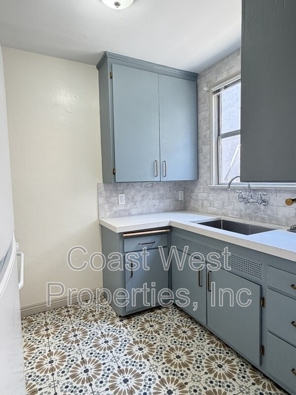 Photo - 1041 Loring St