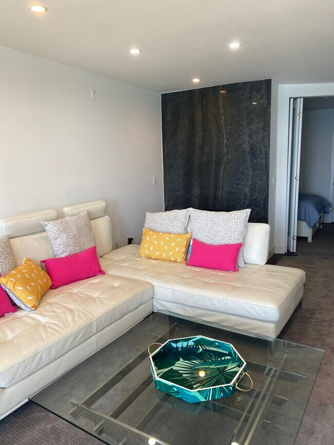 Photo - 727 Esplanade Unit 304