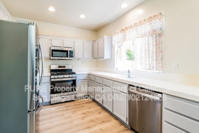 Photo - 535 Island Breeze Ln