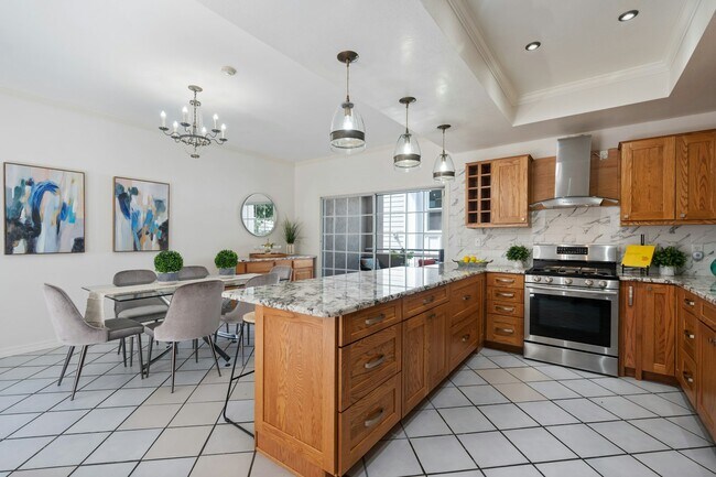 Photo - 2006 Aviation Way Unit 5