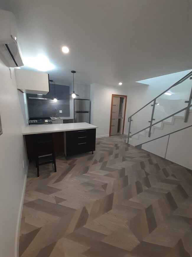 Photo - 5007 W 12th St