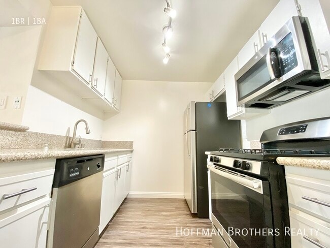 Photo - 1725 Grismer Ave Unit 110