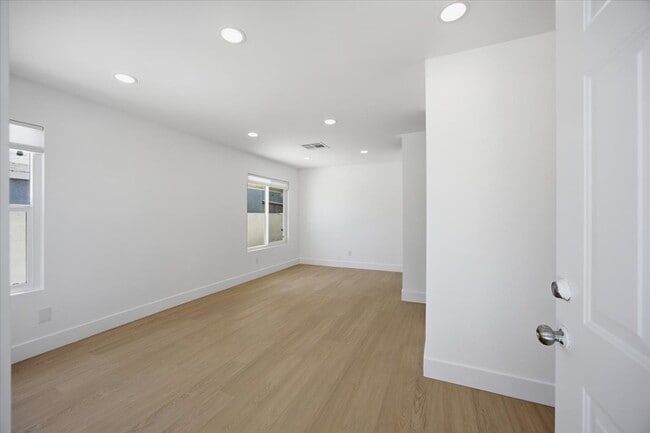 Photo - 1040 Gardena Unit 4