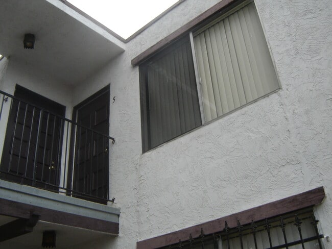 Photo - 3854 46th St Unit apt 5