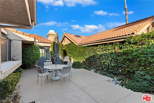 Photo - 8 Las Cruces Ln