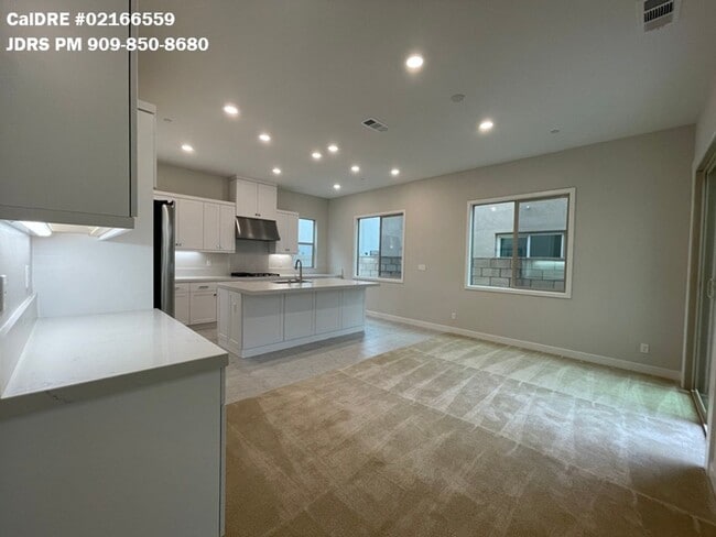 Photo - Lake Forest 3 Bedroom Home