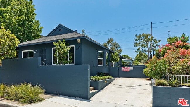 Photo - 2002 20th St