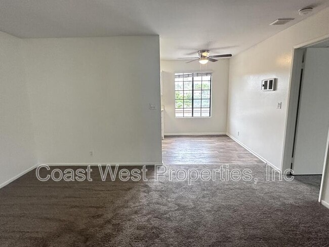 Photo - 382 Acacia Ave