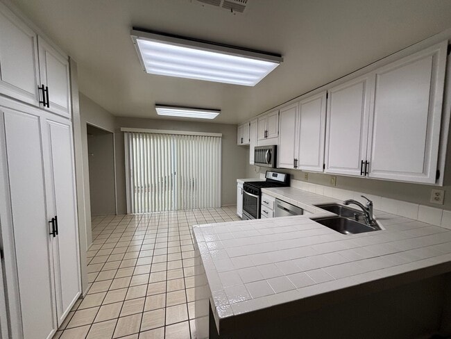 Photo - For Lease – Spacious 3 Bedroom Townhome in La Mirada