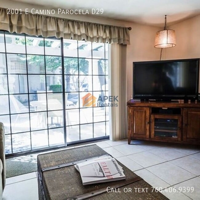 Photo - 2001 E Camino Parocela