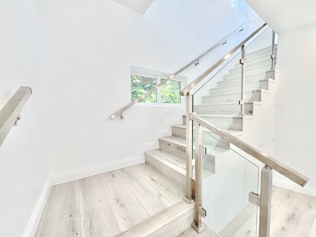 Photo - 2041 Linnington Ave Unit 2041