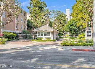 Building Photo - 4338 Redwood Ave