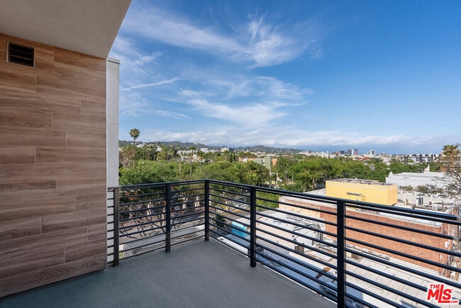 Photo - 7428 Santa Monica Blvd Unit 308