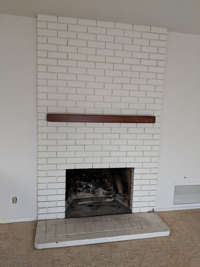 Photo - 140 Sylvan Dr
