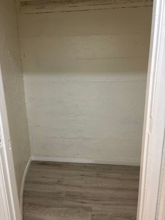 Photo - 1121 W Base Line St