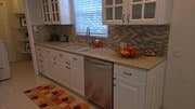 kitchen window & sink - 3514 S Burnside Ave