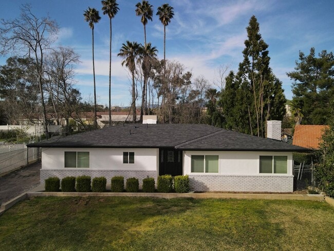 Photo - Beautiful Yucaipa Home with Private Garage