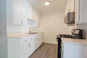 Photo - Reseda Continental Apartments