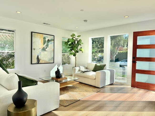 Photo - 3031 Vineyard Ave