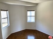 Photo - 1083 1/2 W Kensington Rd