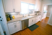 Kitchen - 233 Avenue E Unit B