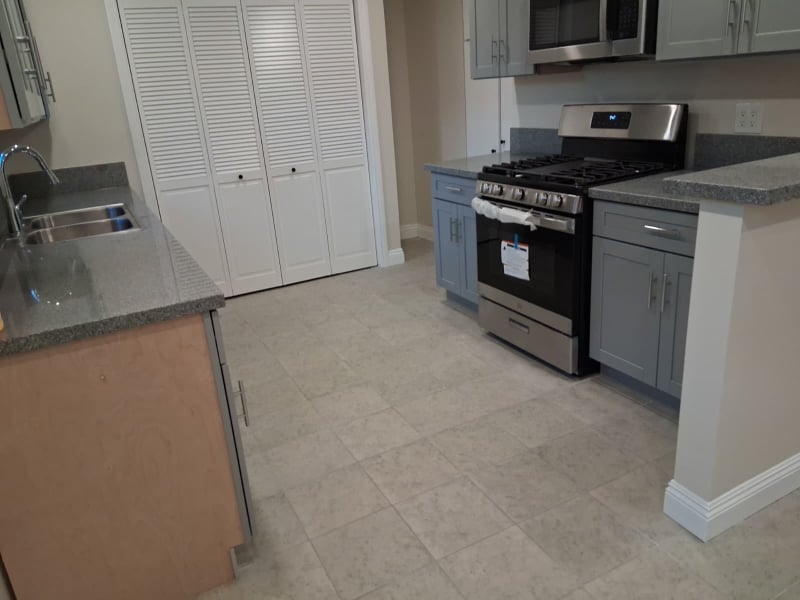 Photo - 427 W Laurel St Unit 2