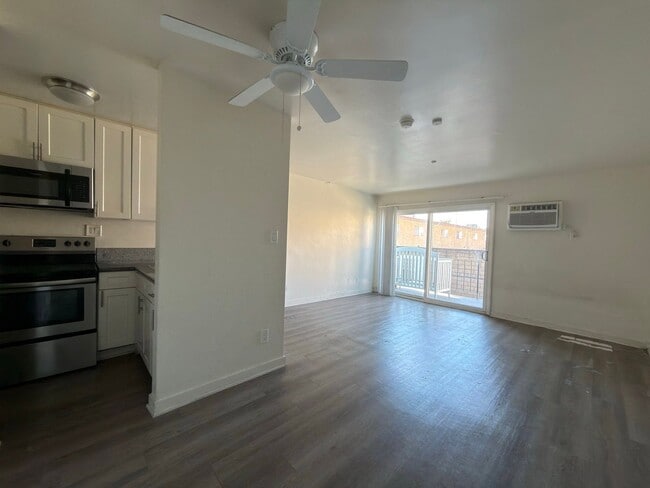 Photo - 9010 Tobias Ave Unit 116