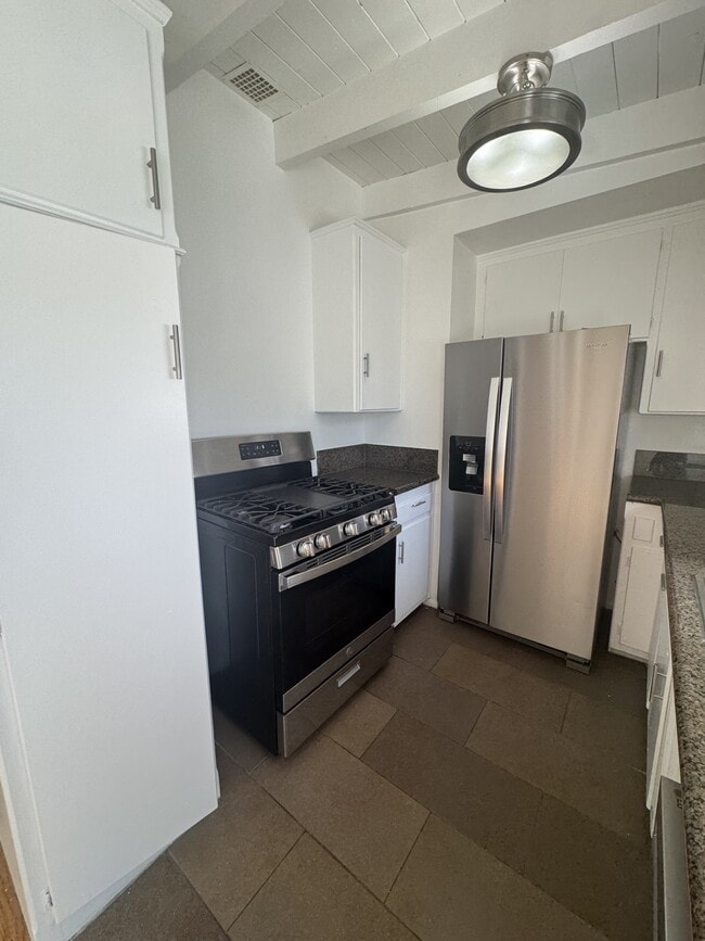 Photo - 636 Acanto St