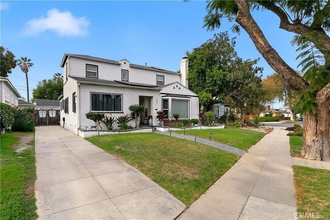 Photo - 3907 Edgehill Dr