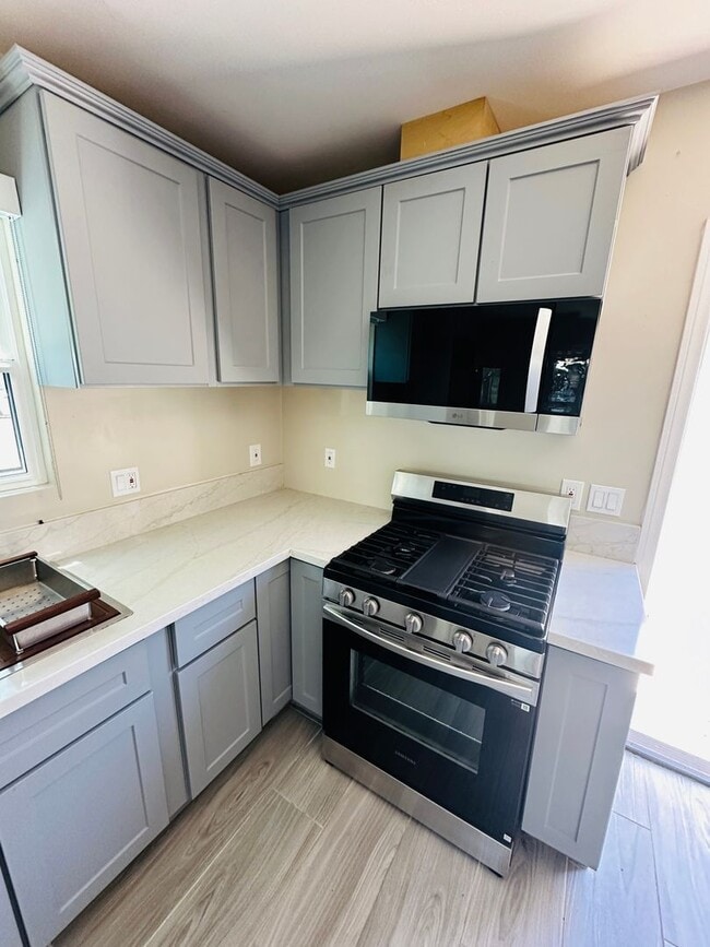 Photo - Gorgeous 1BD/1BA all appliances included. Move in ready!! Unit 20239 (JADU)