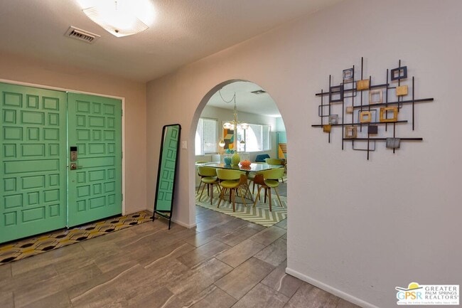 Photo - 350 W Pico Rd