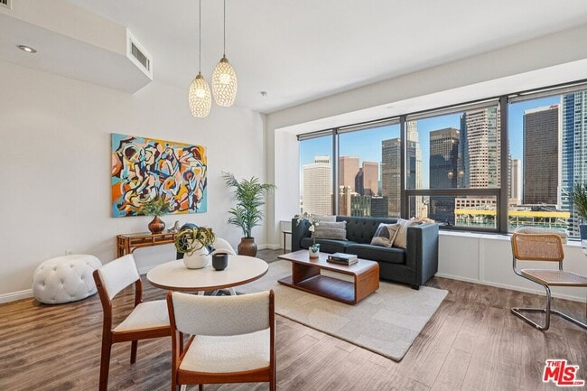 Photo - 1100 Wilshire Blvd Unit 2209