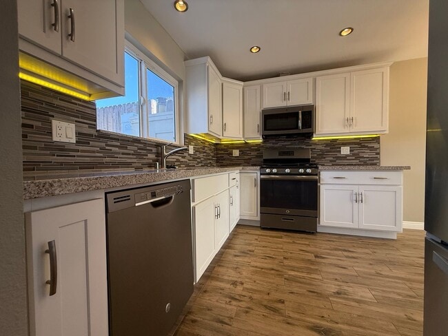 Photo - 4038 Argyle Dr