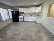 Photo - 200 S Vendome St