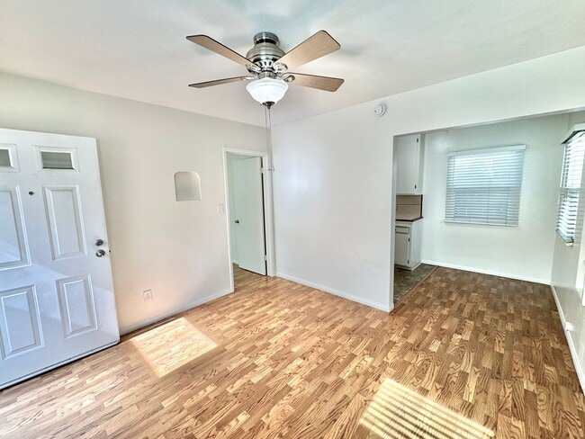 Building Photo - 4322-4324 Temecula Street Unit 4322