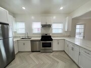 Photo - 126 N Hamilton Dr