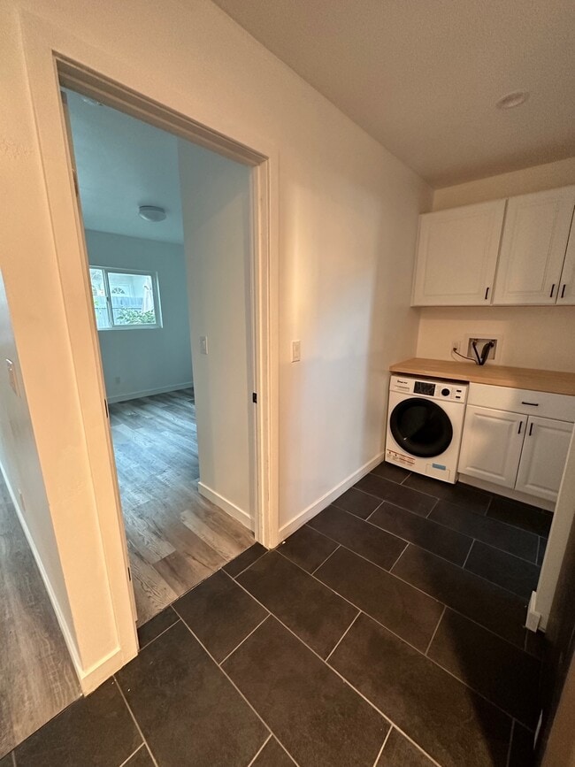 Laundry & bedroom entrance - 2146 Felspar St Unit 2146