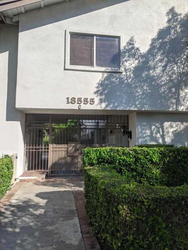 Main Entry - 18555 Collins St Condo Unit C33