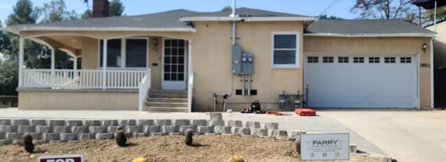 Building Photo - 1855 N Ave 53