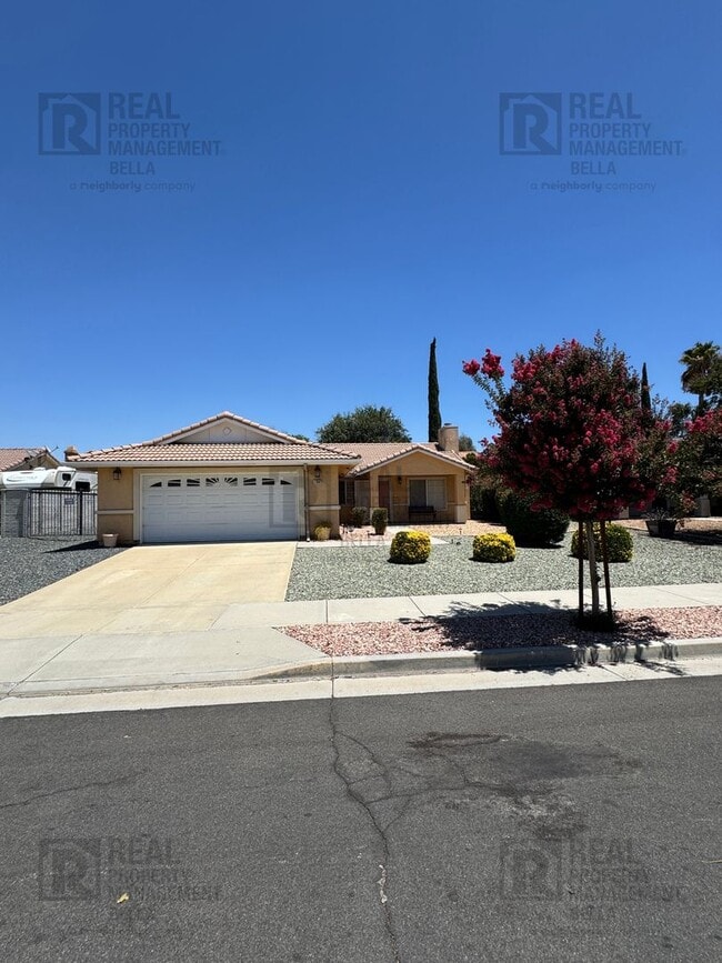Building Photo - *55+ COMMUNITY* Charming 3 Bedroom, 2 Bathroom Home in Hemet