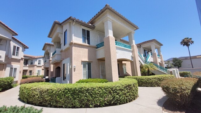 Conveniently Located In Rancho San Diego - Conveniently Located In Rancho San Diego House