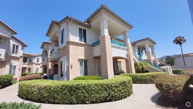 Building Photo - Conveniently Located In Rancho San Diego Rental