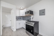 Studio - 400SF - Kitchen - Hawthorne Chateau Apartments